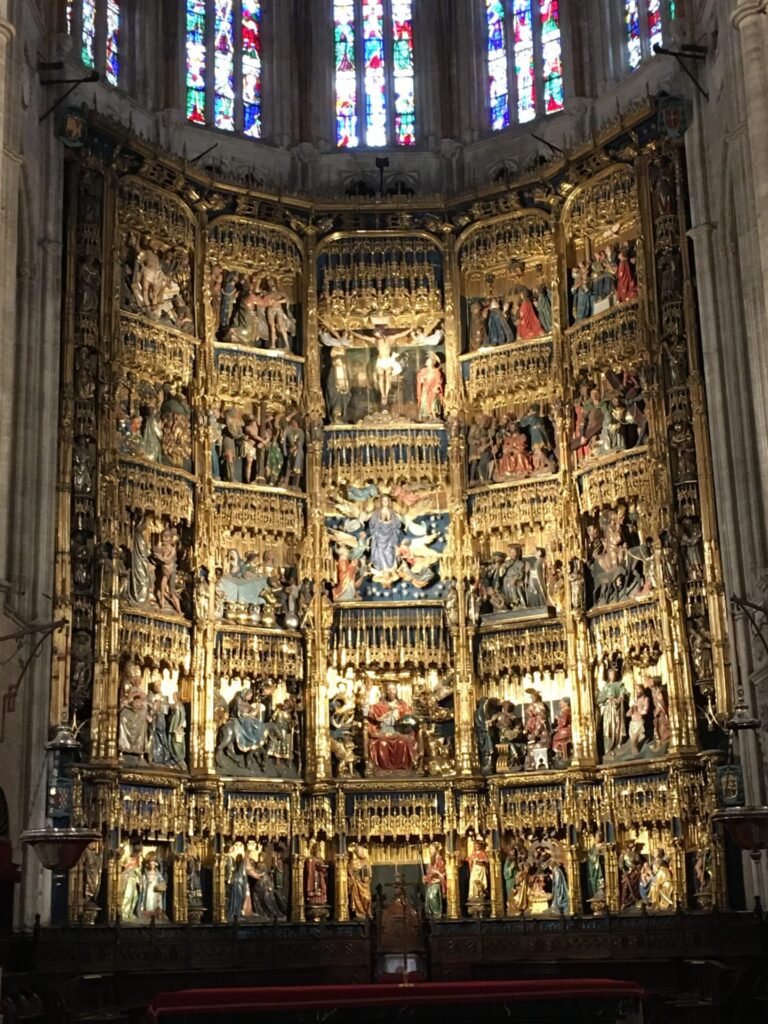 El Turismo religioso es una opción más para hacer turismo. En Asturias tenemos varios santuarios enclavados en paisajes de belleza abrumadora.